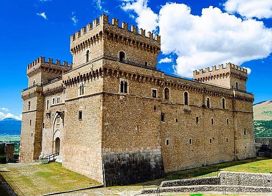 Castello Piccolomini