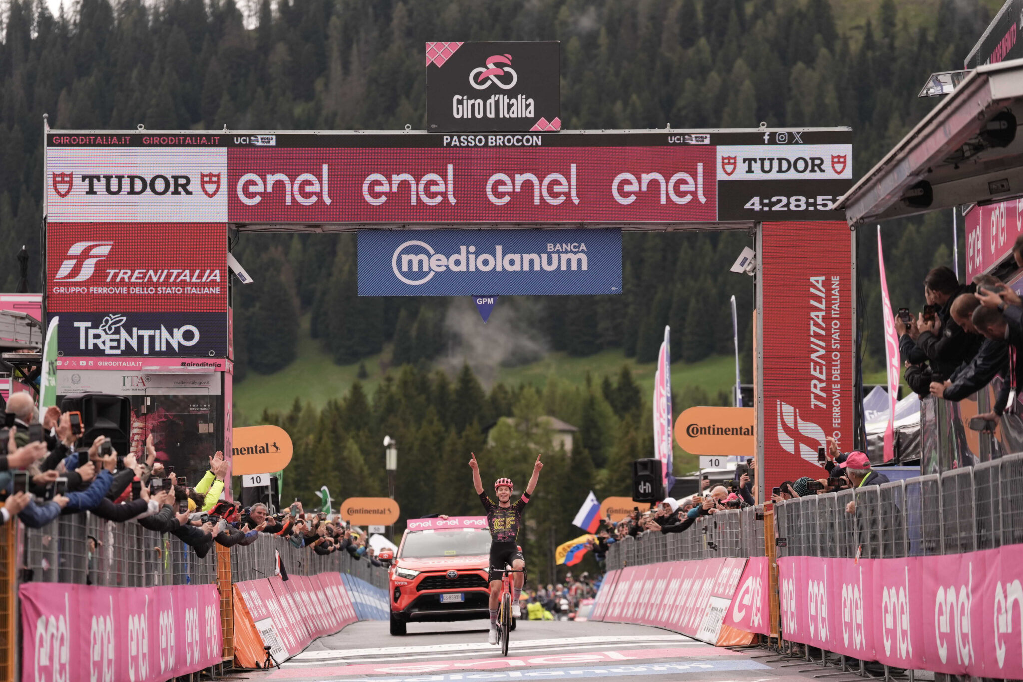 Georg Steinhauser vincitore della Tappa 17 del Giro d'Italia 2024 - Il momento dell'arrivo