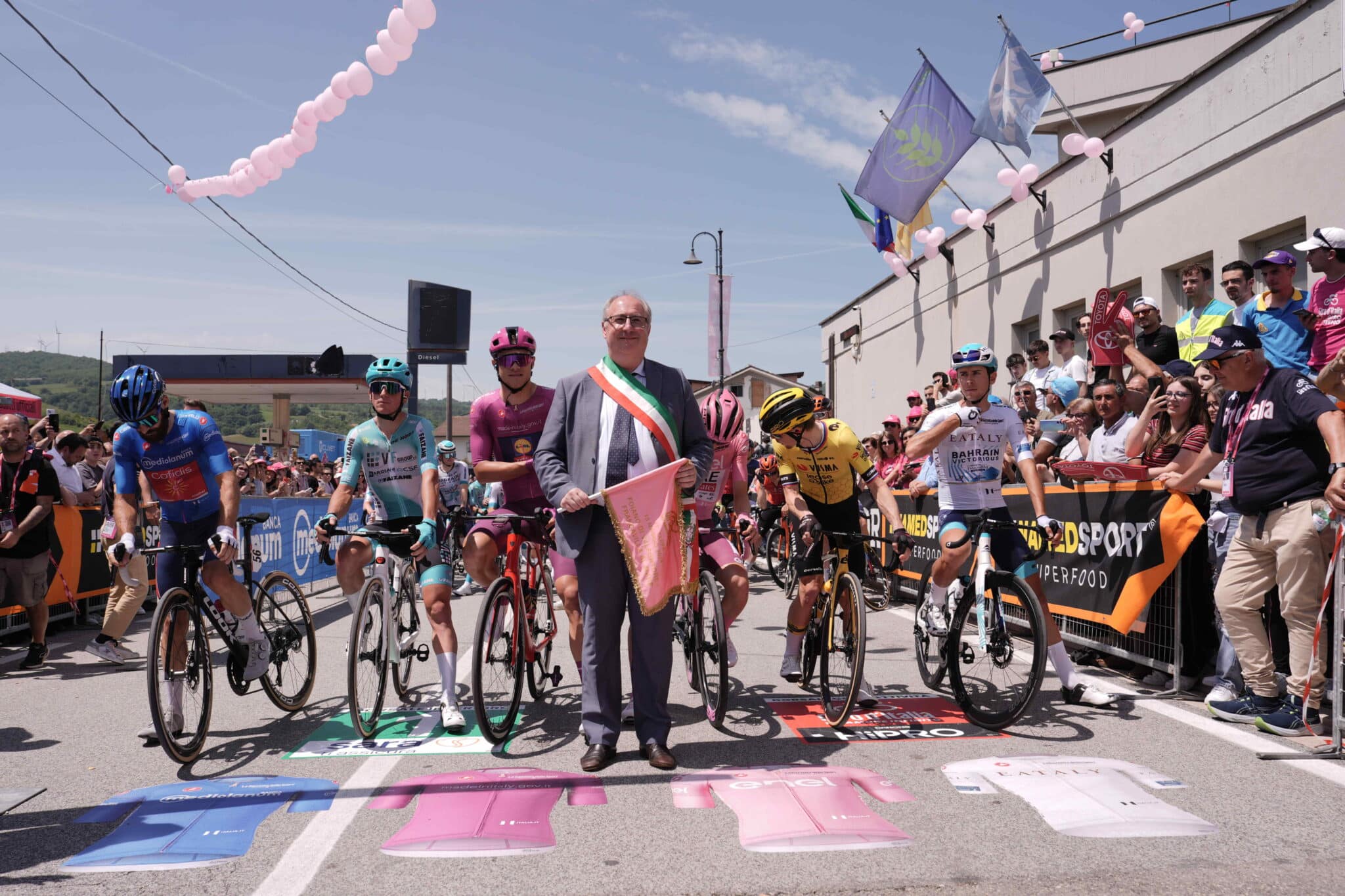 Giro d'Italia 2024 - La partenza della Tappa 11