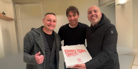 Antonio Conte e la sua passione per Johnny Take Uè: la pizza che conquista Napoli