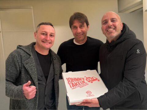 Antonio Conte e la sua passione per Johnny Take Uè: la pizza che conquista Napoli