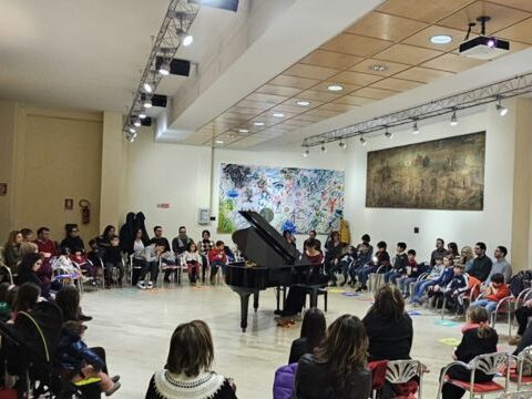 Sold Out al Concerto di Natale: Il Magico Spettacolo di Giusy Caruso per Famiglie e Bambini