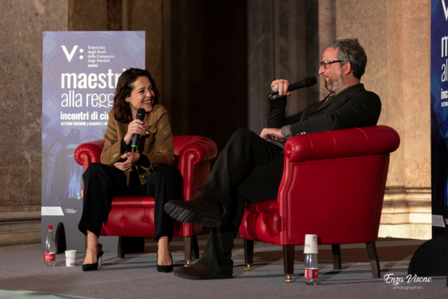 Vanessa Scalera protagonista alla Reggia di Caserta: un viaggio tra teatro, cinema e televisione, dalla givetta al successo di Imma Tataranni